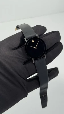 Reloj Cuarzo Vintage Movado Damas PVD Negro y Dorado 84.C6.887.2A Batería Nueva Foto 1 de 4