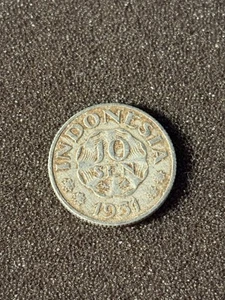 1951 10 Sen Coin Indonesia Ten Sen World Coin Indonesian Circulated - Picture 1 of 5