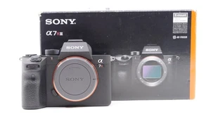 TOP! - Sony Alpha a7R III - nur 77 Auslösungen - A7 R Mark 3 M3 Kamera OVP - Hän - Bild 1 von 18