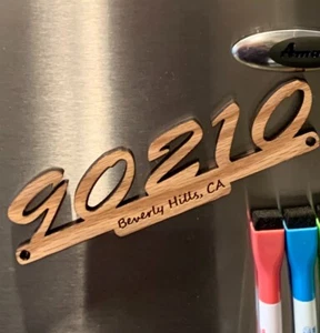 Deluxe Beverly Hills 90210 Show Holz Handarbeit Kühlschrankmagnet Erinnerungsstücke Sammeln - Bild 1 von 3