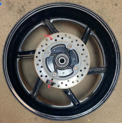 Llanta trasera Honda CBR900RR 1996 OEM con amortiguadores, piñón y rotor Foto 1 de 4