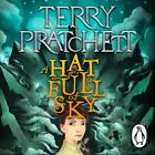 Terry Pratchett A Hat Full Of Sky (Paperback) Discworld Novels (Uk Import)