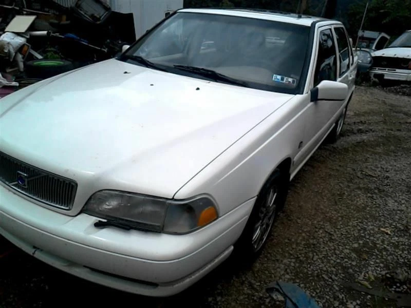 Parachoques trasero sedán tracción delantera escape lateral izquierdo compatible con 98-00 VOLVO SERIE 70 70650 Foto 1 de 4