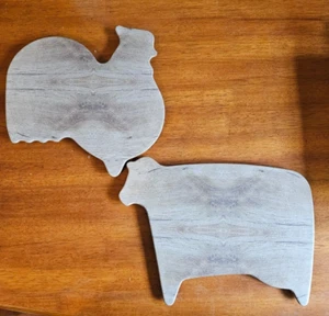 Lot de 2 assiettes à gâteau en forme de vache et poulet fromage charcuterie - Photo 1/5