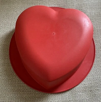Tupperware Backform Silikon-Herz rot - Bild 1 von 4
