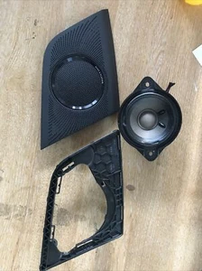AUDI A5 8T RIGHT BANG & OLUFSEN SPEAKER & GRILL & Holder 8T0857228 - Picture 1 of 7