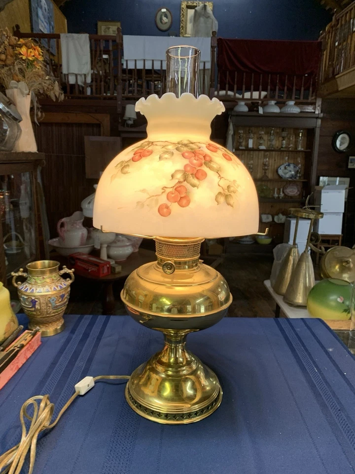 Lámpara de aceite electrificado Rayo con media pantalla de cereza Foto 1 de 4