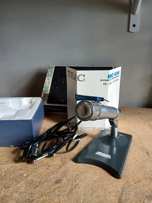 Microfone dinâmico Teac MC 105 na caixa - Imagem 1 de 4