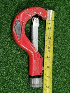UNBRANDED 1/4” to 2-1/8” QUICK RELEASE PIPE TUBING CUTTER - Picture 1 of 8
