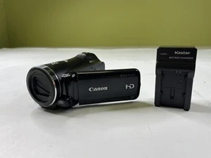 Canon VIXIA HF M40 1080p Pro Sensor AVCHD Camcorder 10-200x Zoom Tested Working - Picture 1 of 7