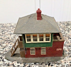 HO SCALE HILLSIDE JUNCTION SWITCH YARD BUILDING WITH DAMAGED ROOF PLEASE READ TY