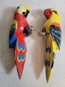 VINTAGE WOOD CARVED PARROTS HAND PAINTED WITH CLIPS  - Picture 1 of 6