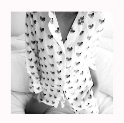 Nuevo con etiquetas Equipo Lillian Seda Pijama Conjunto Estampado Corazón Blanco Talla XS, M $388 Foto 1 de 4