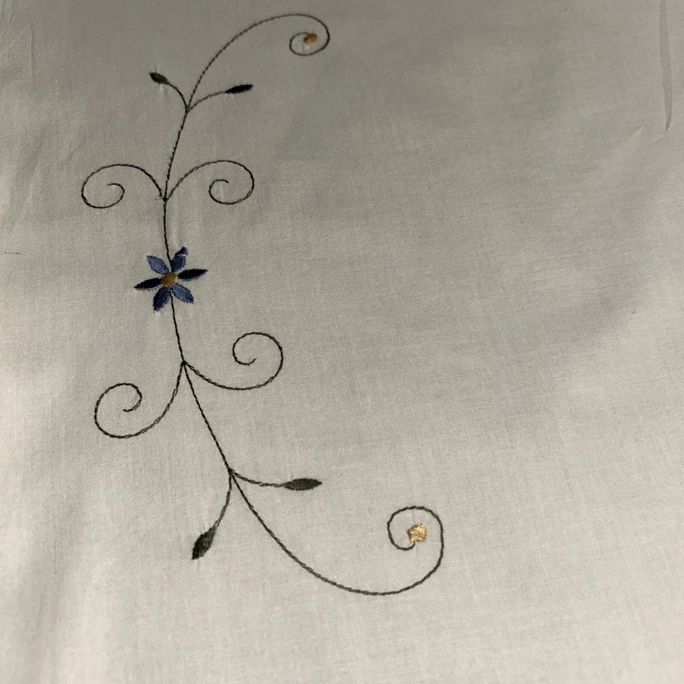 "Cortina de campo floral JC Penney Home bordada floral 1 panel 42"" X 84""" Foto 1 de 4