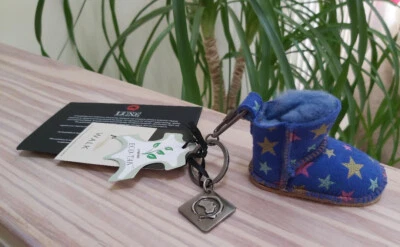 Mini Llavero Bota Australian Luxe Collective 'UGG' - ESTRELLAS - ¡Nuevo con Etiquetas! Foto 1 de 4