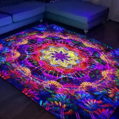 Alfombra de área Trippy Mandala negra clara, grande UV reactiva brillo en la oscuridad Boho N... Foto 1 de 4
