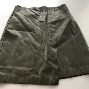 OASIS SKIRT Mini Short Olive Green Faux Leather NEW BNWT UK 8 drape wrap front - Picture 1 of 12