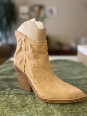 Botines occidentales JS-LESIA Jessica Simpson para mujer talla 6,5 M ALMENDRA Foto 1 de 4