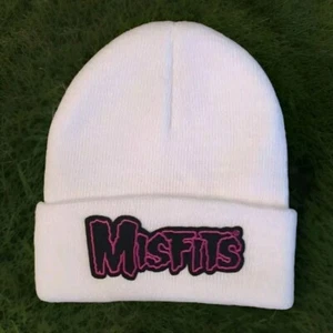 Authentic - MISFITS - Logo White Knit Beanie NEW - Black & Pink Letters - Picture 1 of 1