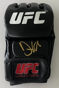 FRANK MIR SIGNED AUTOGRAPH UFC ULTIMATE FIGHTING CHAMPIONSHIP GLOVE BECKETT COA - Picture 1 of 2