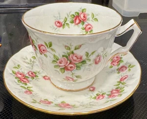 Set tazze da tè e piattini Aynsley England Grotto Rose 185 rosa rose bordo oro - Foto 1 di 1
