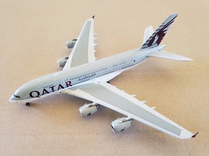 1:400 Phoenix Airbus A380-800 Qatar Airways A7-APC - Picture 1 of 5
