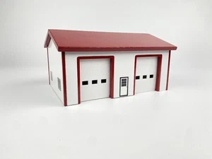 1/64 Custom Shop Farm Building 40x30 Two Door White Sides Red Roof   - Picture 1 of 6