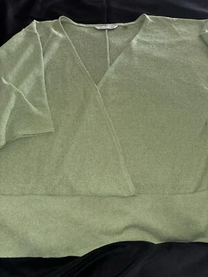 Suéter envolvente Soft By Avenue talla grande Foto 1 de 4