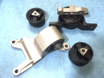 Motor & Trans Mount 2002-2005 for Classic Oldsmobile Alero Pontiac Grand AM 2.2L - Image 1 of 4