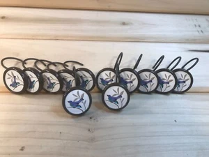 Ganci per tenda doccia uccellino blu in legno novità senza marchio lotto di 12 ganci in metallo - Foto 1 di 7