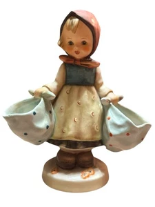 Goebel Hummel Mothers Darling Figur #175 TM-5 Mädchen Körbe Top Zustand ohne Karton - Bild 1 von 5