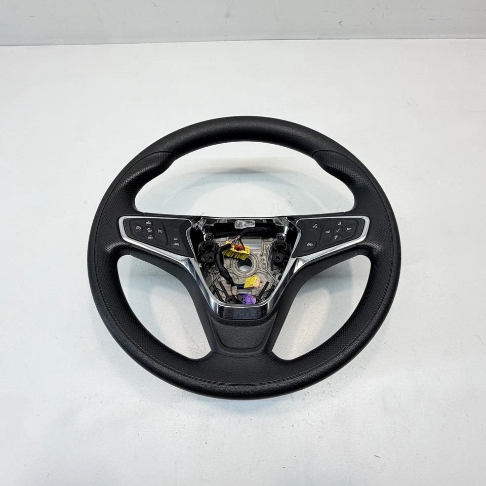 Volante del conductor Chevrolet Malibu 2016-2024 con interruptores de crucero 84934678 OEM Foto 1 de 4