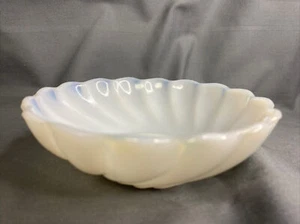 Vintage Hazel Atlas Translucent Milk Glass White 5" x 2" Seashell Swirl Bowl - Picture 1 of 3