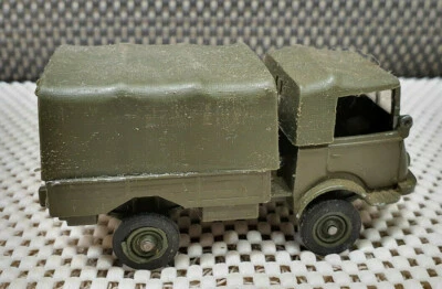 Solido Renault 4X4 All Terrain Military Vehicle Suspensions Made In France - Image 1 of 4