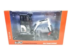 Bobcat E20 Compact Excavator - Universal Hobbies 1:25 Scale Model #UH8098 New - Picture 1 of 3