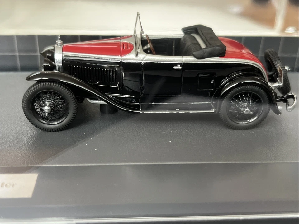 MATRIX MODELS 1/43 RESIN CAR MODEL: 1929 BUGATTI TYPE 40 ROADSTER - Image 1 of 4