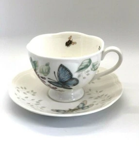 Taza y platillo Lenox mariposa prado cola oriental abejorro azul - Imagen 1 de 7