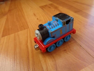 Thomas & Friends - Take 'N' Play Take Along - Thomas Pressofuso Treno Giocattolo - Immagine 1 di 2