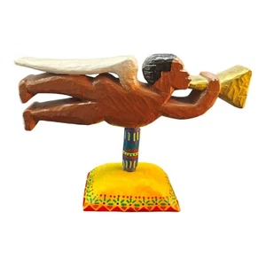 Angelo volante intagliato arte popolare dipinto a mano vintage firmato - Foto 1 di 8