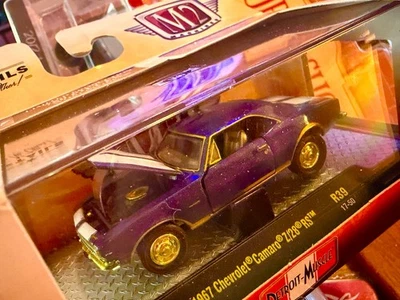 M2 Machines Detroit-Muscle 1967 Chevrolet Camaro Z/28 RS R39 17-50 CHASE w Case - Image 1 of 4
