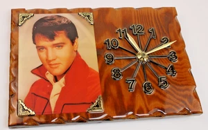 Orologio da parete vintage Elvis Presley giovane Elvis rustico legno laccato 11,75x8 pollici - Foto 1 di 5