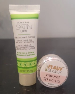 Exfoliante labial natural de té blanco y labios satinados cítricos con azúcar de karité y azúcar cruda  Foto 1 de 4