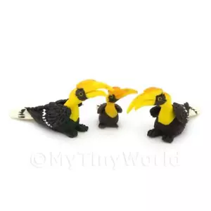 2 Miniatura per Casa Delle Bambole Fatto a Mano Giallo Bucerotidi E Bambino - Foto 1 di 1