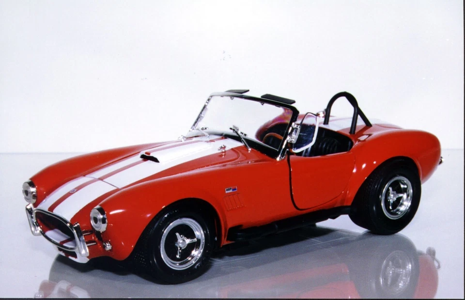 1:18 Ertl Shelby AC Cobra '65 427 S/C Foto 1 de 1