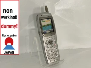 【Factice !】 Téléphone portable HITACHI C451H (couleur argent) au-japon qui ne fonctionne pas - Photo 1 sur 2