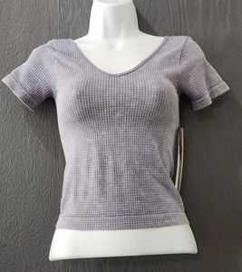 Top corto Aura para mujer talla S/M gris manga corta informal aire libre ajustado - Imagen 1 de 6