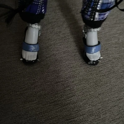 Zapatos de muñeca Shadow High Uma VanHoose tacón alto punta abierta Foto 1 de 4