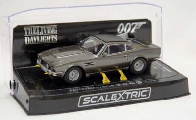 Scalextric 1:32 -- Aston Martin V8 -- James Bond: The Living Daylights - Image 1 of 2