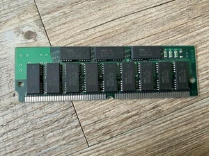 Barrette mémoire 72 pins SIMM RAM 4Mo NEC MC-421000A36BJ-70 - Photo 1/2