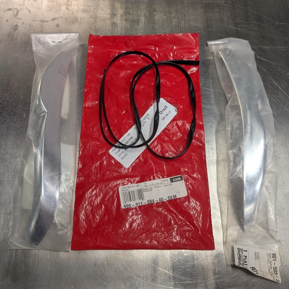 Placas de moldura de parachoques trasero Porsche 911 912 1969-73/par genuino/sin precio base Foto 1 de 4